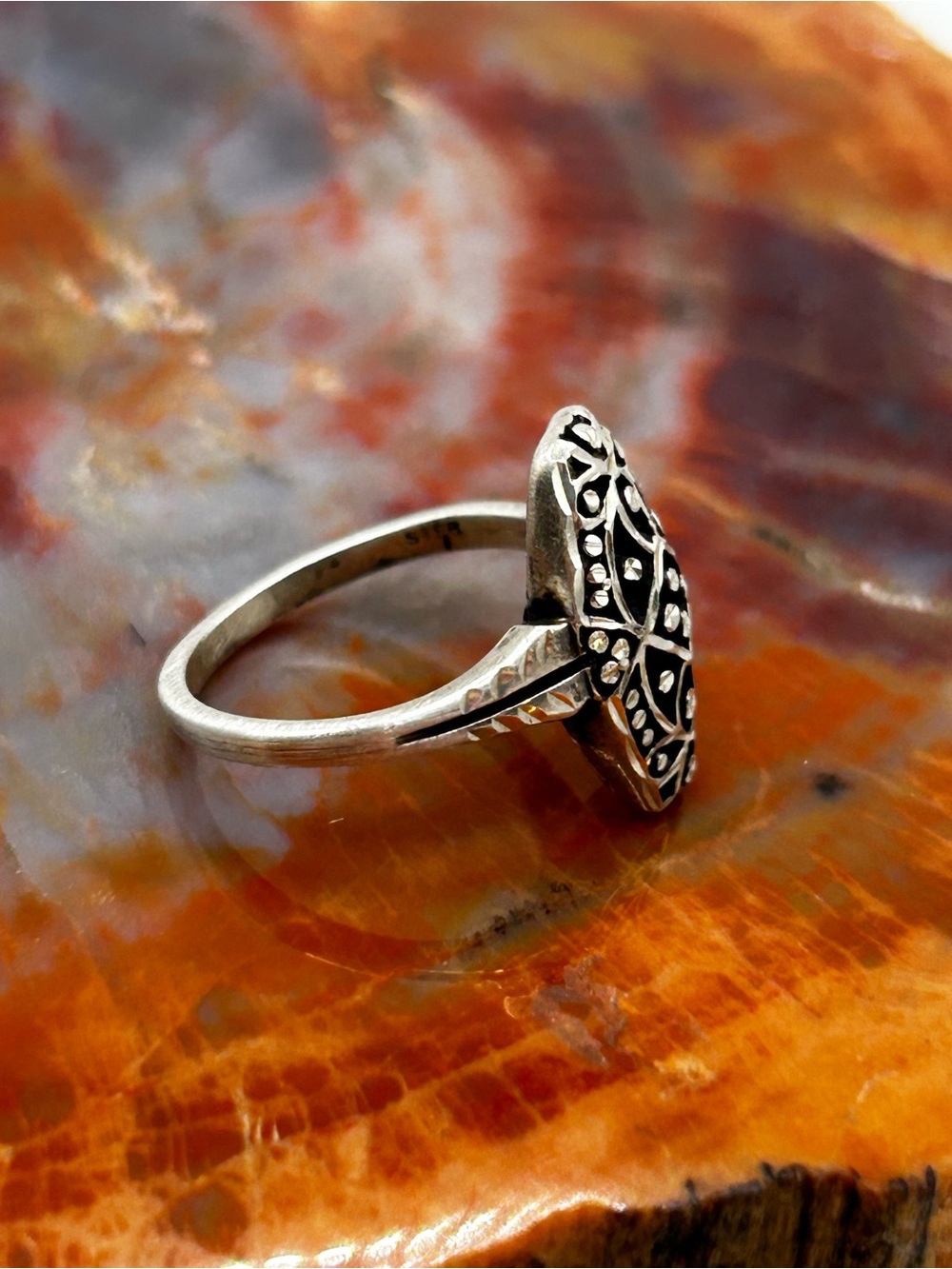 Vintage Sterling Silver Patterned Ring - Size 7 - Picture 3 of 6
